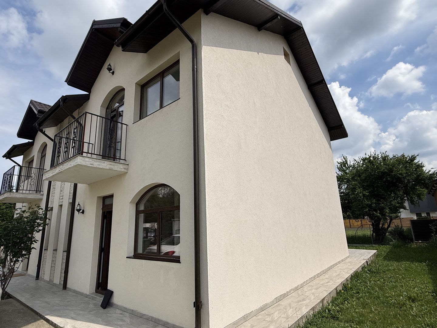 Vila 4 camere cu arhitectura deosebita langa pădure in Corbeanca ! - Poză 24
