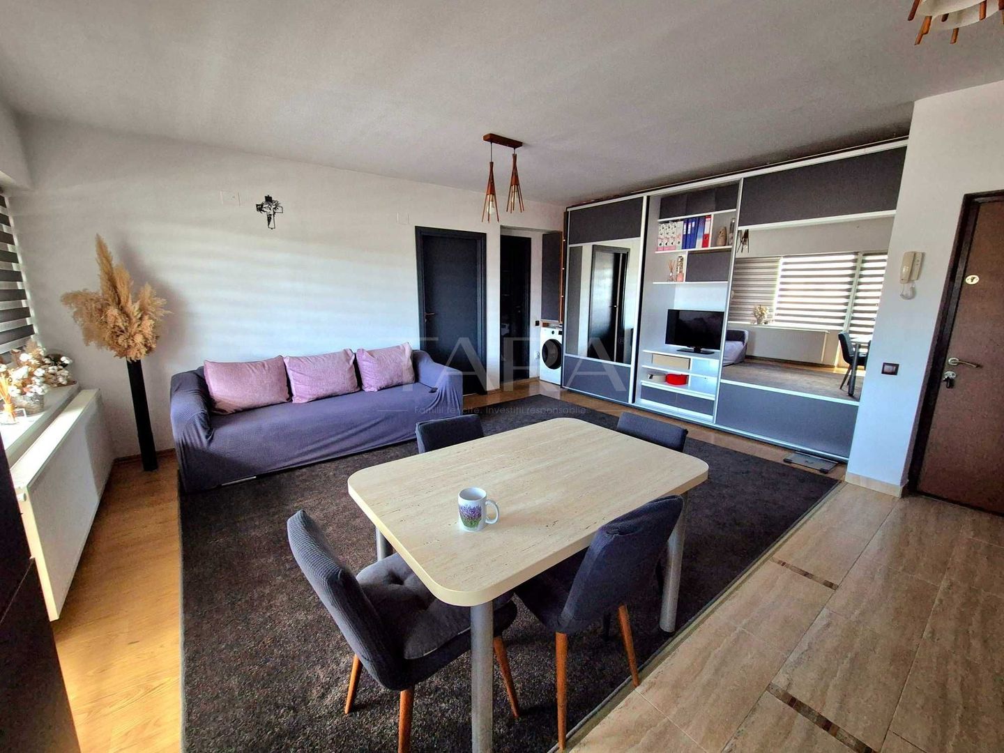 Apartament cu balcon de 6 m, parcare inclusă, zona ultracentrală. - Poză 3