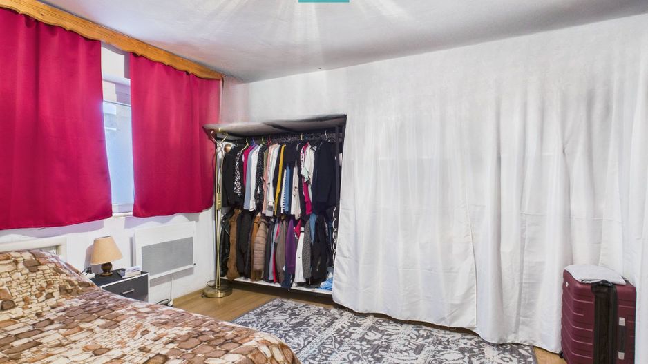 Casă complet renovată în Orțișoara. - Poză 15