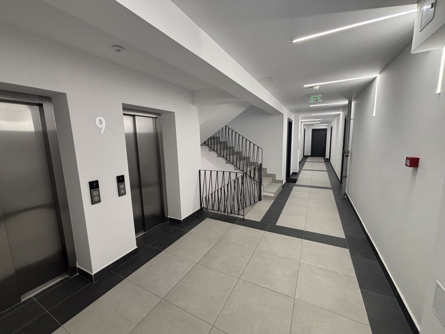 Chirie 2 Camere GranVia Lake View - Terasă cu vedere la Lac - Poză 2