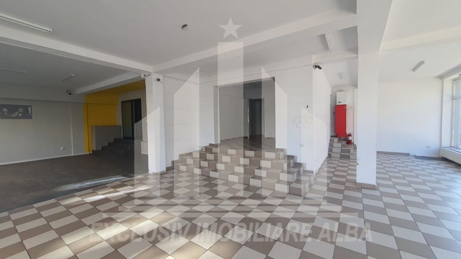 Spatiu comercial de inchiriat, Cetate - Poză 2
