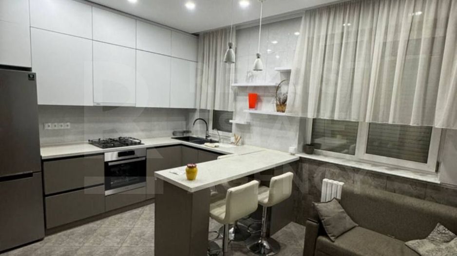 Chirie, casă, 3 nivele, 5 camere, strada Cetatea Albă, Botanica - Poză 2