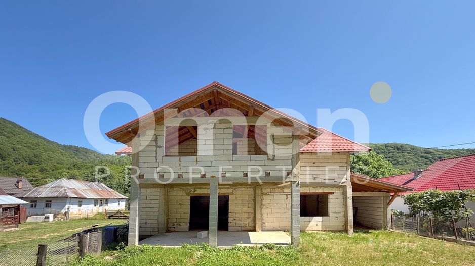 Casa la rosu de 304 mp utili, in Baita,Maramure-colț de rai într-o zonă retrasă - Poză 10