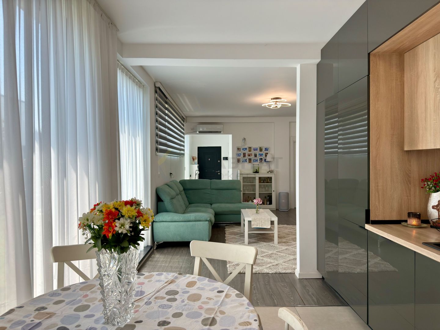 Casa pe parter cu 3 camere | Tunari | Mobilata si utilata - Poză 3