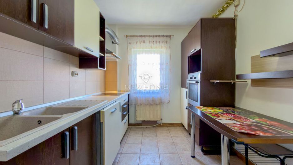 Apartament 4 camere decomandat zona buna Manastur - Poză 1
