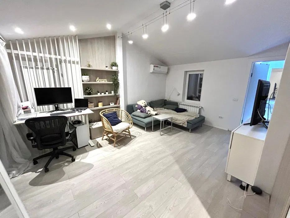APARTAMENT LA MANSARDA ZONA CAPITALE - Poză 1