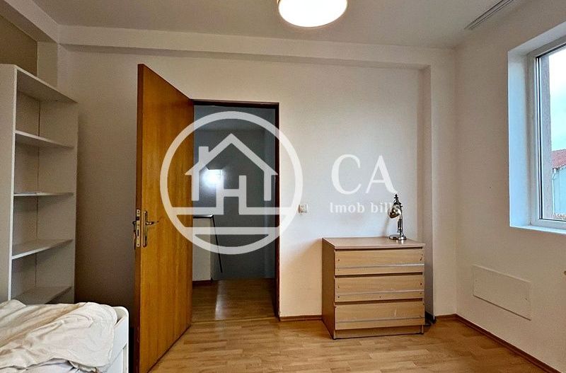 Casă de închiriat cu 4 camere în Cartierul Europa, Oradea - Poză 2