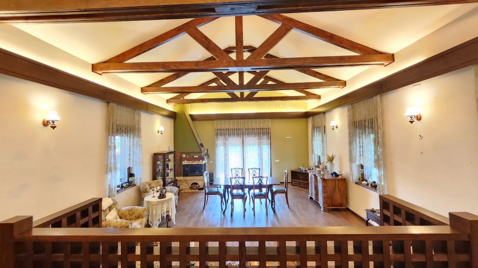 Arhitectura din Piatra si Lemn pe Malul Lacului Mogosoaia - Poză 4