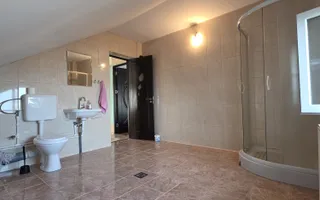 Casă / Vilă cu 8 camere de vânzare în Lapus, Craiova - Poză 26
