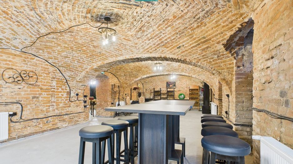 Eleganță subterană - pivniță exclusivistă Arad - Poză 16