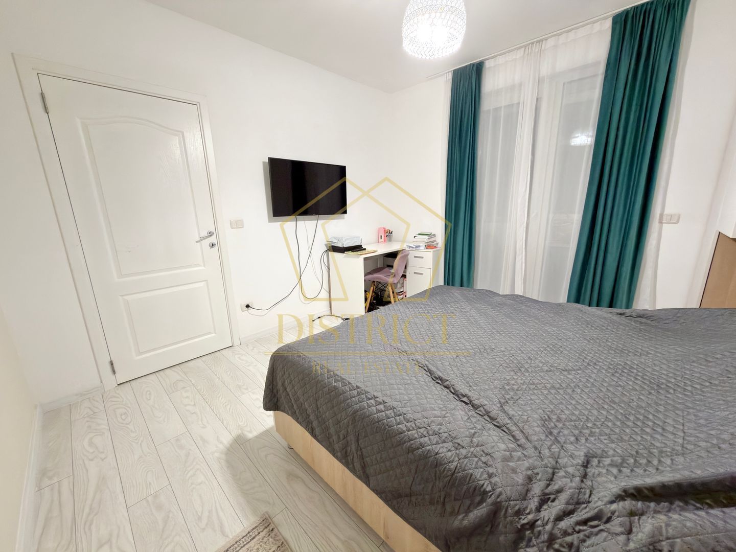 Apartament cu 3 camere, dressing si debara mobilat la etaj intermediar in Giroc. - Poză 8