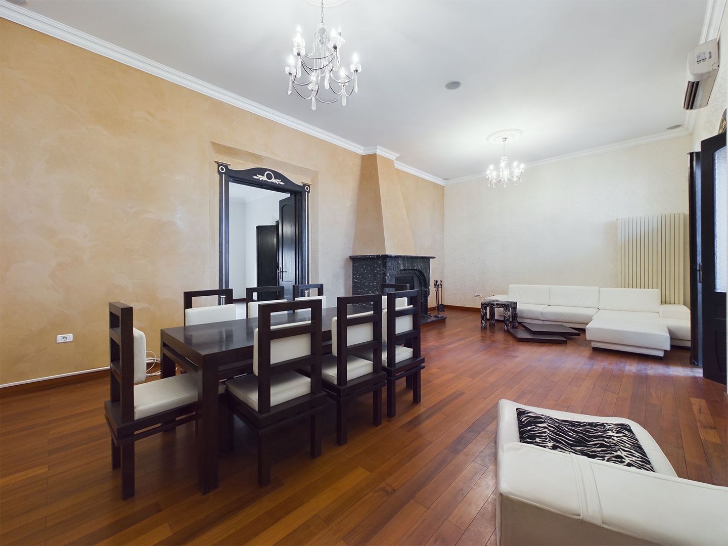 Apartament deosebit cu 4 camere, strada Cloșca - Poză 13