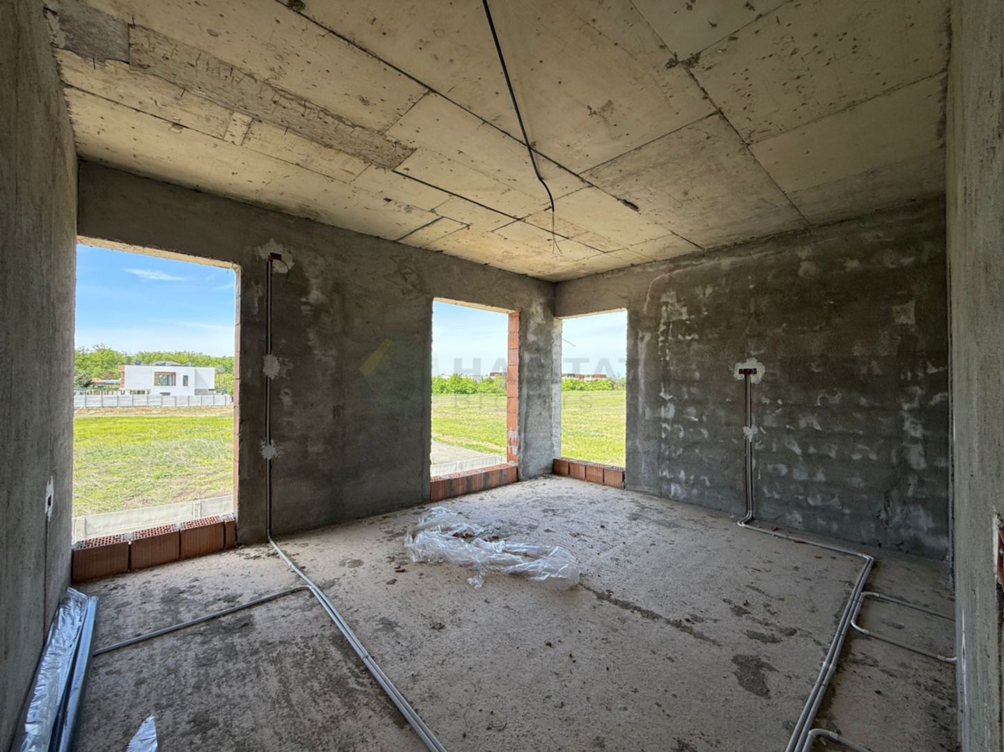 Eleganță și natură: vilă urbană exclusivistă în Tunari - Poză 4