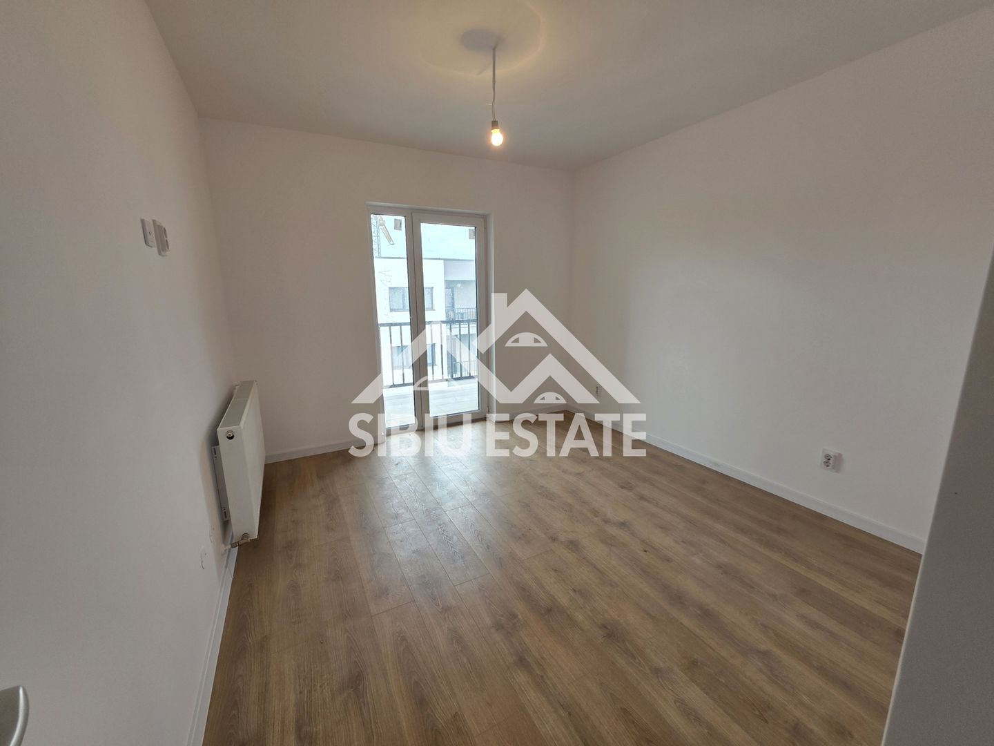 Apartament 4 camere, 2 bai bloc nou cu lift si parcare - Poză 3