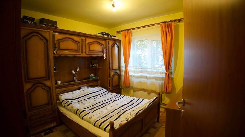 Etaj  2- 3 cam decomandat Bucovinei-Torontalului centrala proprie - Poză 8