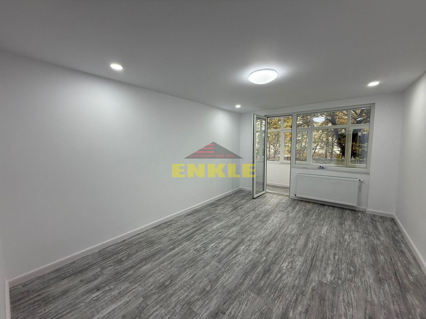 De vanzare apartament cu 2 camere, etaj2, RENOVAT IN TOATALITATE - Poză 3