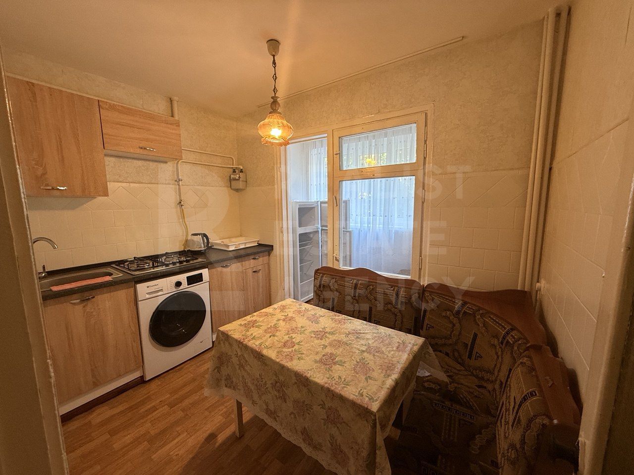 Chirie, apartament, 2 camere, str. Larisa, Bălți cartierul 10 - Poză 1