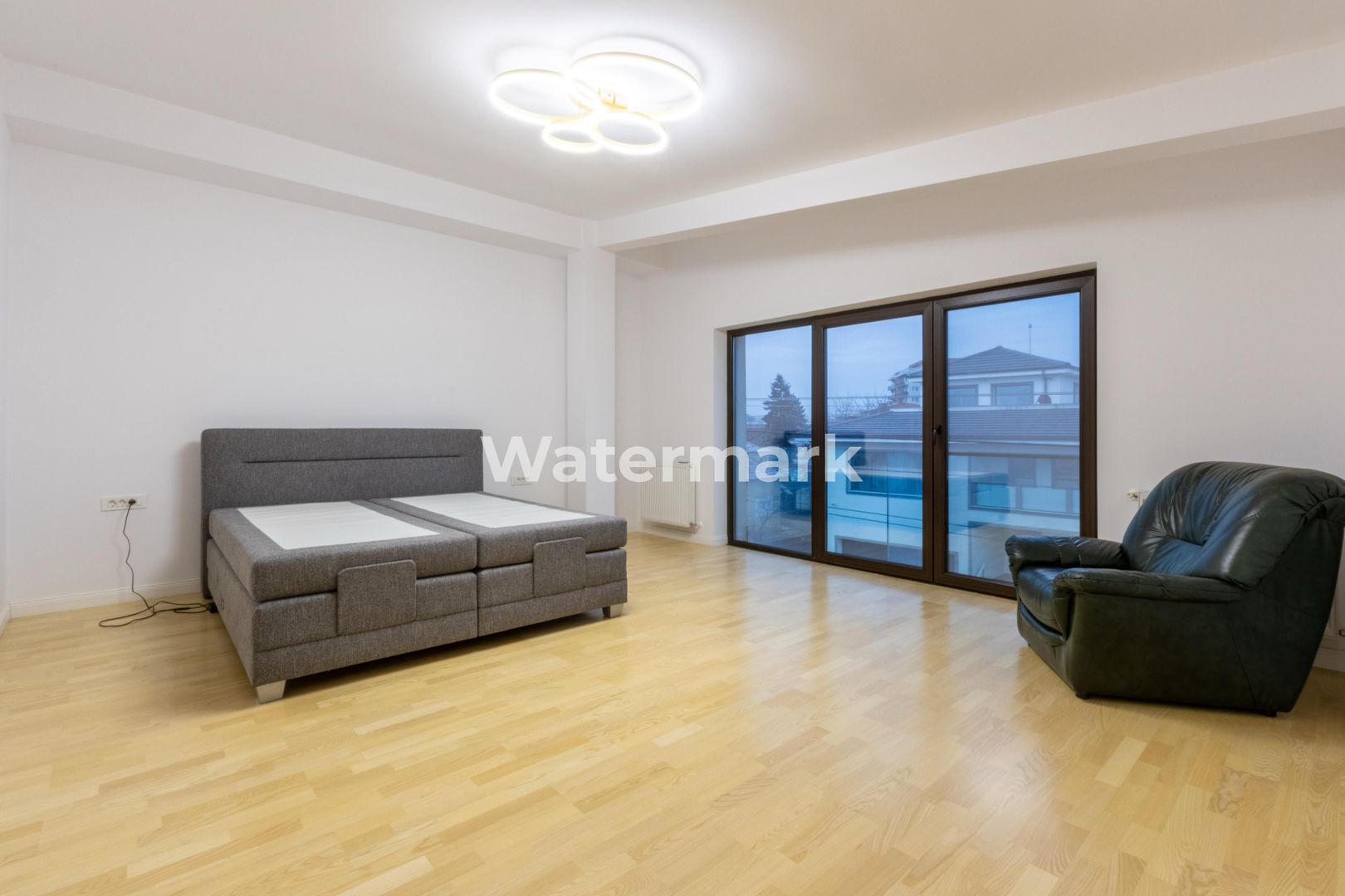 Apartament cu 4 camere de închiriat în zona Alexandru cel Bun - Poză 13