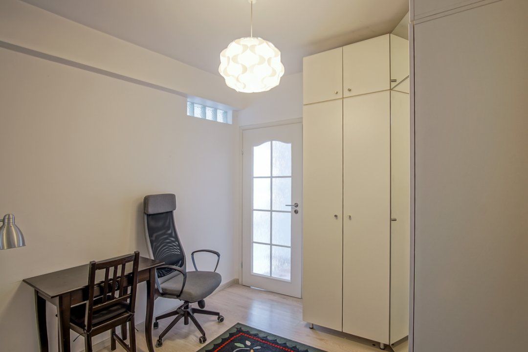 Apartament 3 camere si loc de parcare - Poză 8