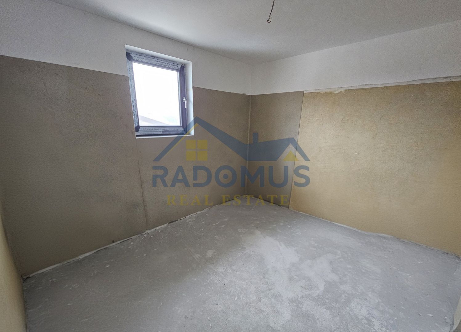 Vila Tătărani - 280 mp utili - 500 mp Teren - 8 Camere + 4 Băi - Poză 19