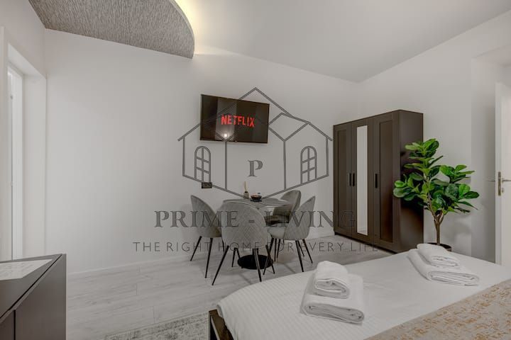 Apartament de lux în vila interbelică nou renovată - Poză 1