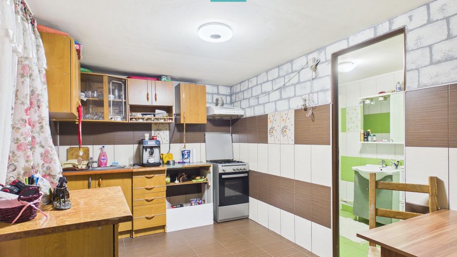 Casă cu 3 camere și teren de 700 mp în Cermei - Poză 8