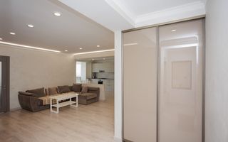 Spre vînzare apartament spațios, 2 dormitoare și living, sec. Botanica - Poză 8
