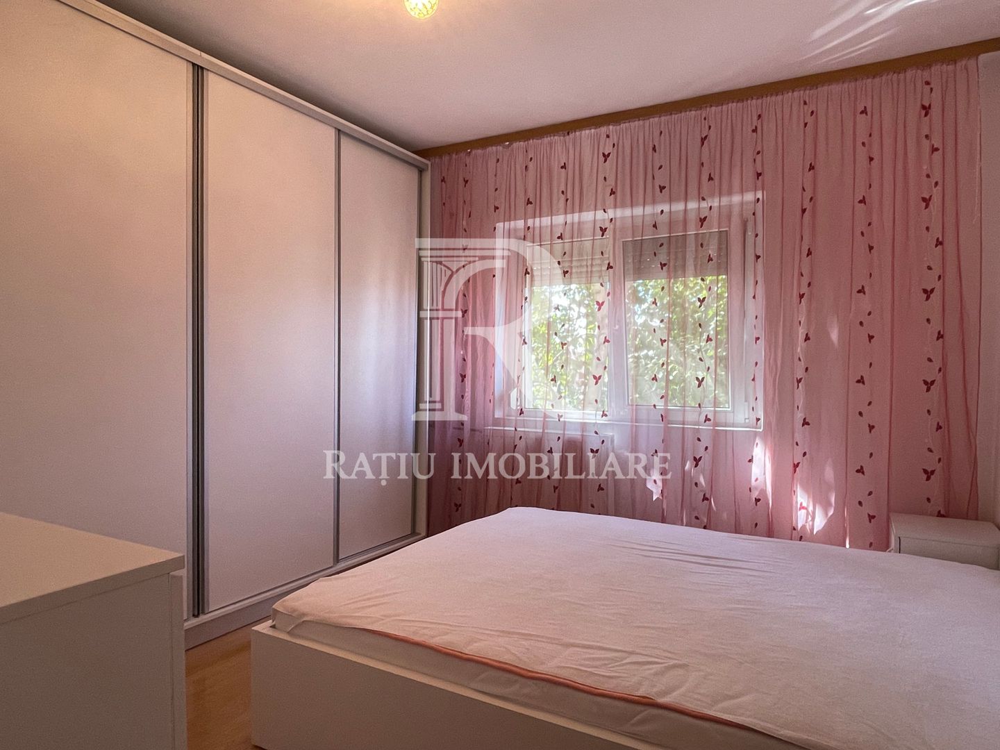 Apartament cu 3 camere | Decomandat | Parcare | Nufărul | Oradea - Poză 13