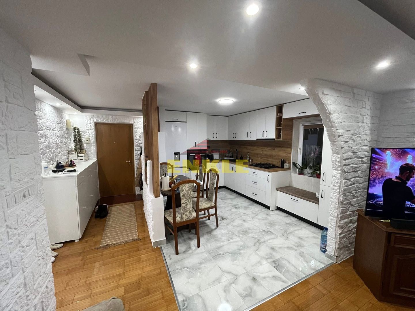 De vânzare apartament 3 camere – zona Stejari - Poză 3