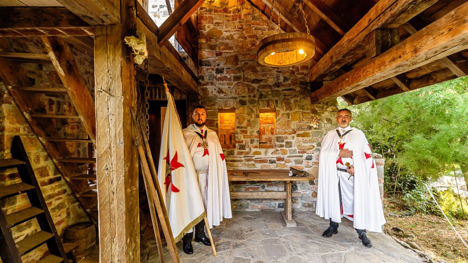 Refugiul Medieval în mijlocul Naturii. Deschide poarta către trecut! - Poză 9