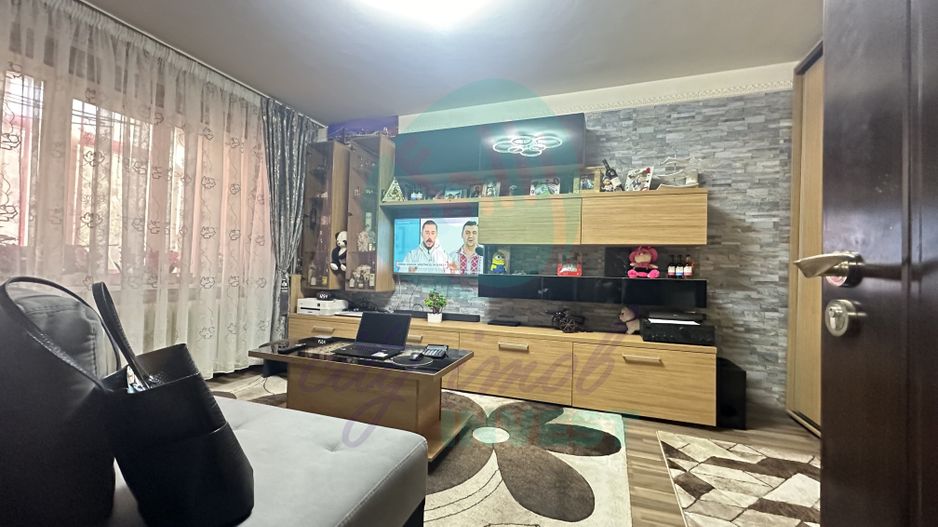 Garsoniera decomandata in bloc mixt - Poză 1