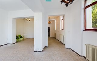 Casa individuala la 6 minute de Piata Unirii - Poză 2