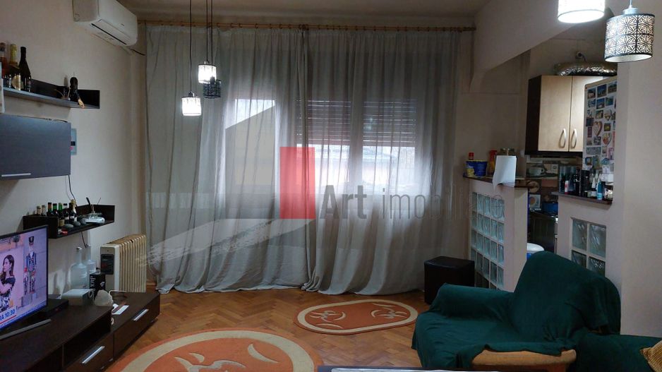 Apartamentul "ENIREJO", et. 1 in vila, FARA RISC SEISMIC, intrare exclusiva - Poză 5