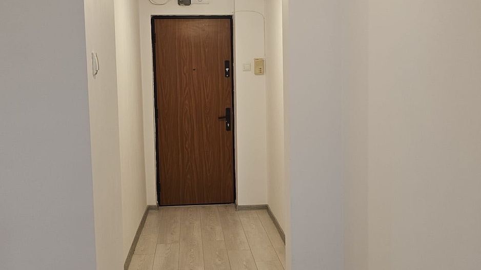Apartament 2 camere, renovat , decomandat , metrou - Poză 3