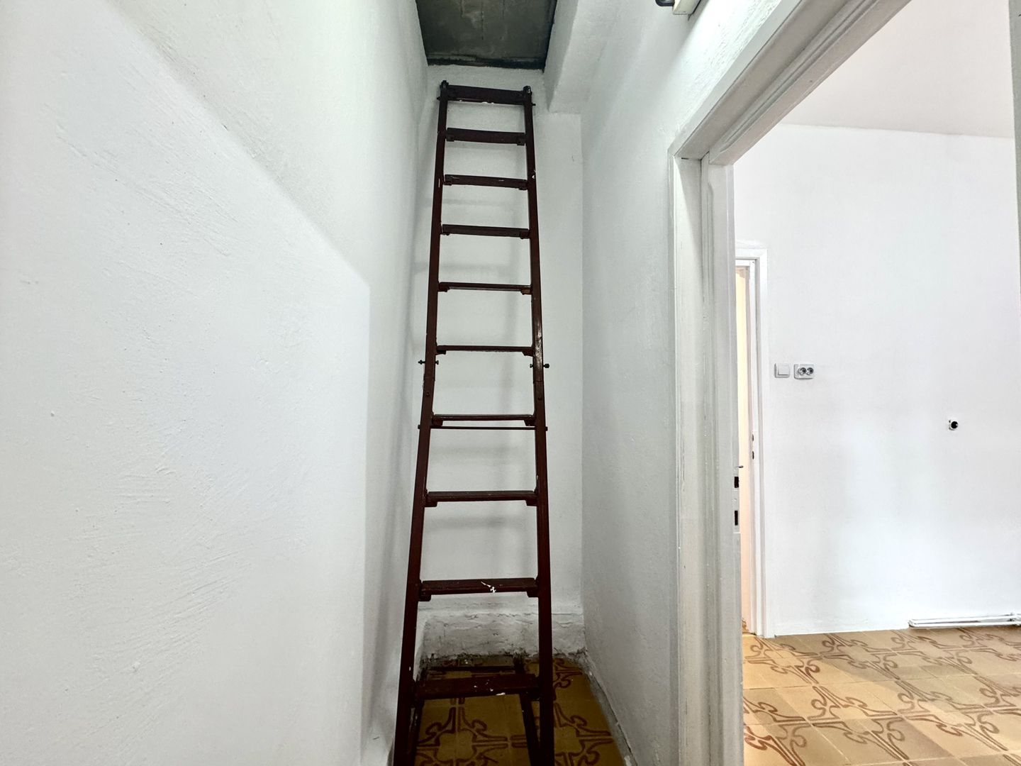 Apartament spațios într-o vilă, cu 2 garaje și terase – zona Iosefin - Poză 18