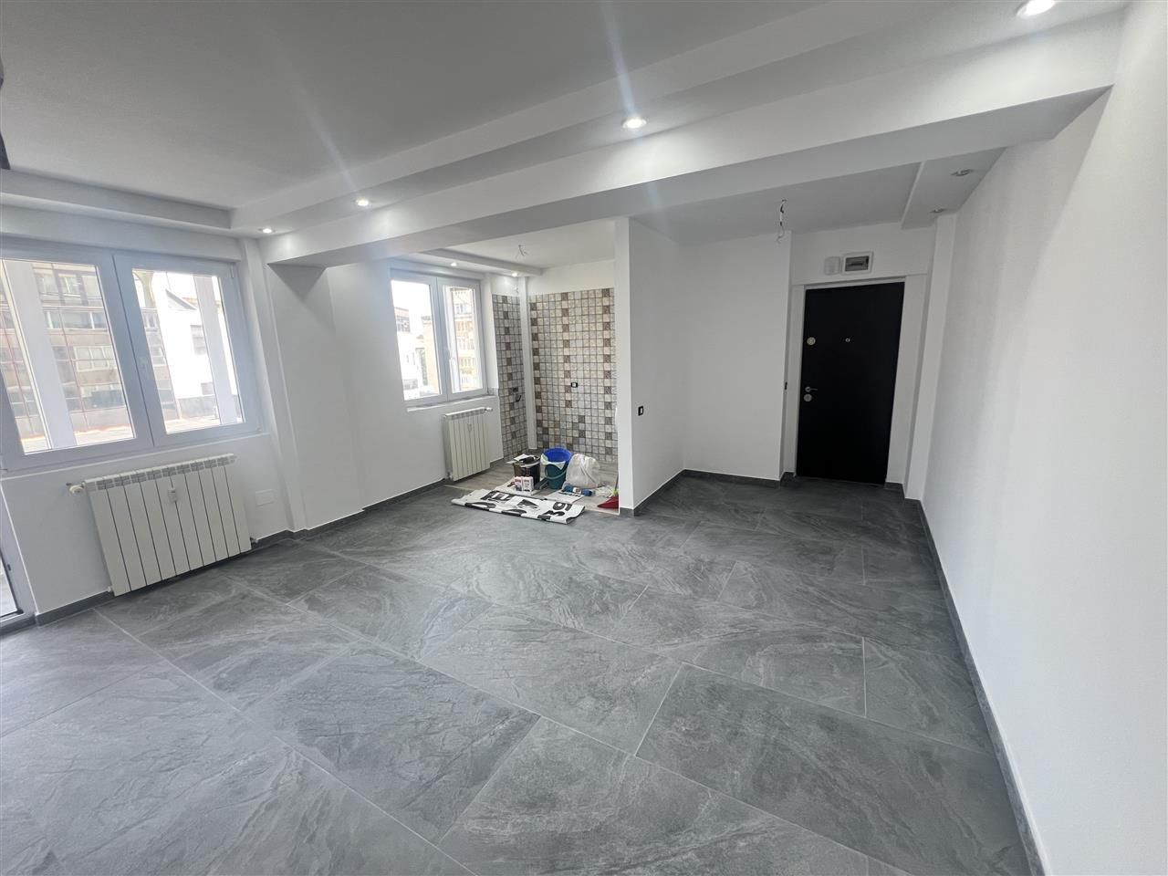 3 camere decomandat Ultracentral totul nou CENTRALA PROPRIE - Poză 2