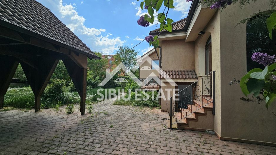 Casa Sibiu central, teren 1000 - Poză 2