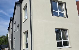 Casa finalizata, curte libera 185 mp,  loc de parcare, zona case