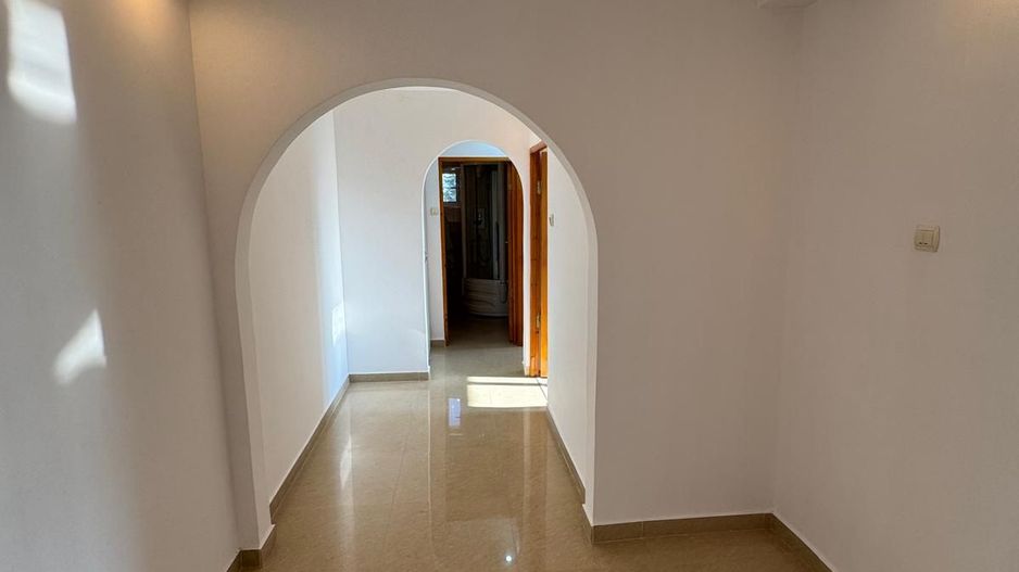 Apartament 3 camere 60 mp bloc 1980 central Filipesti de Padure! - Poză 10