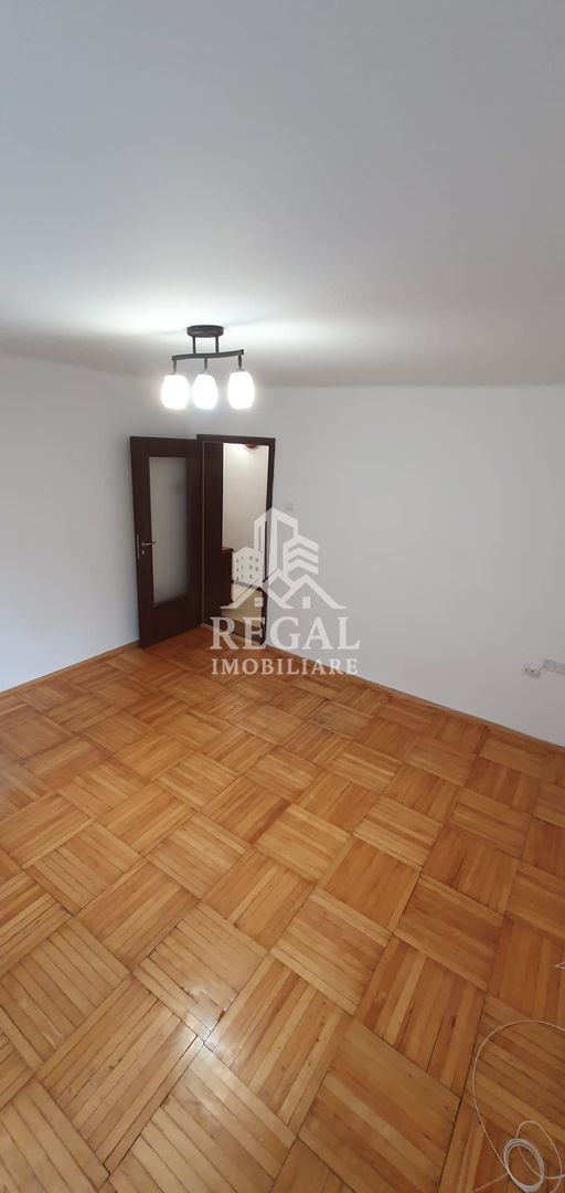 Apartament 2 camere- Zona Centrală (In spate la Caffe Bar Rafaello) - Poză 2