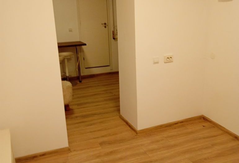 Garsoniera renovata, centrul vechi, centrala proprie, imobil fara risc - Poză 5