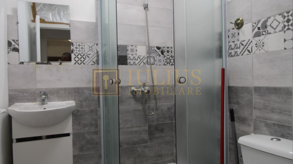 Zona Lipovei, 4 camere + 2 bai, centrala proprie - Poză 10