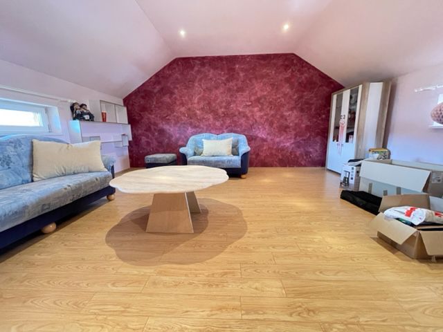 Pretabila pentru doua familii - Poză 12