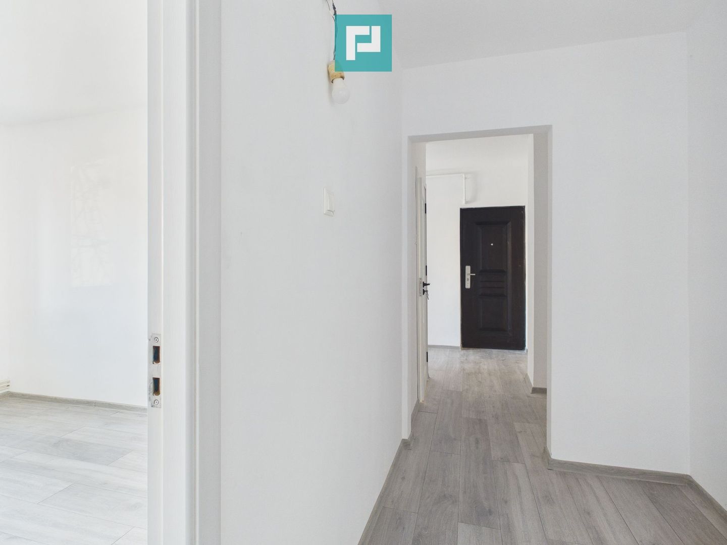 Ap. 4 camere, bloc anvelopat, 2 băi Freidorf - Poză 11