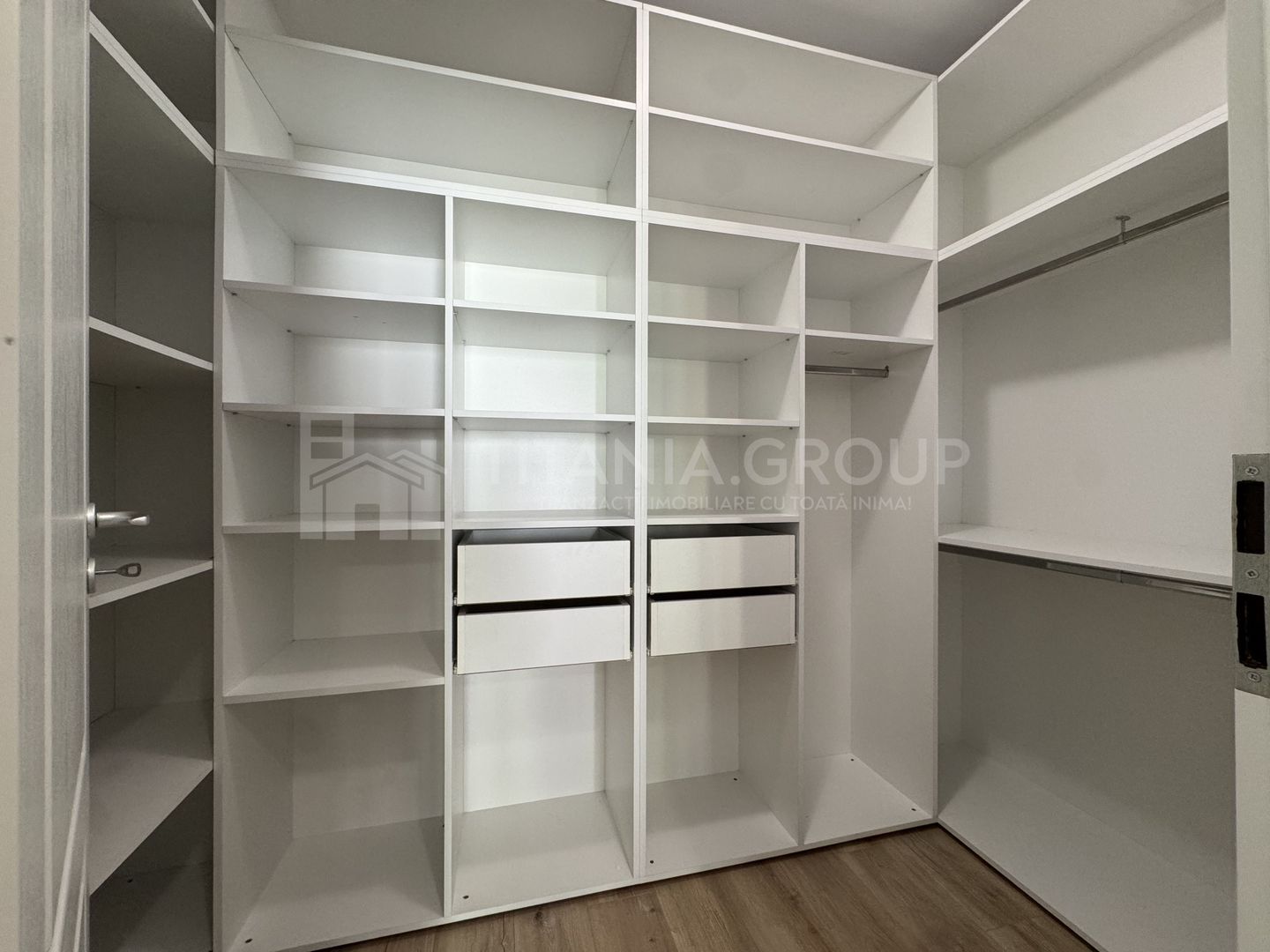 Apartament spațios 2 camere cu dressing si terasa– Nicolae Labiș 23 | Tractorul - Poză 3