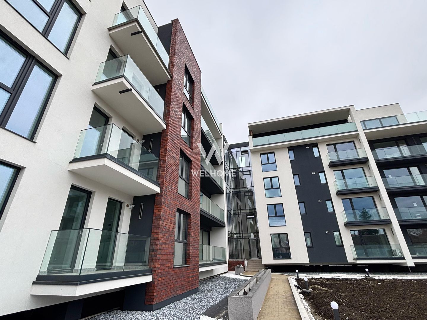 Apartament PREMIUM 3 camere cu GARAJ - zona Centrala - Poză 9