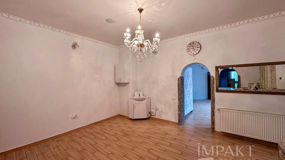 Spațiu comercial ultracentral, vad excelent, 7 încăperi - Poză 3