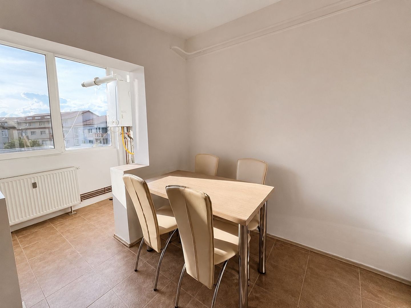 COMISION 0%, APARTAMNET 3 CAMERE, RENOVAT, 2 BAI, 65 MP, ZONA ARADULUI - Poză 2
