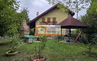Vedere padure, panouri solare si fotovoltaice, pompa de caldura,  semineu - Poză 5