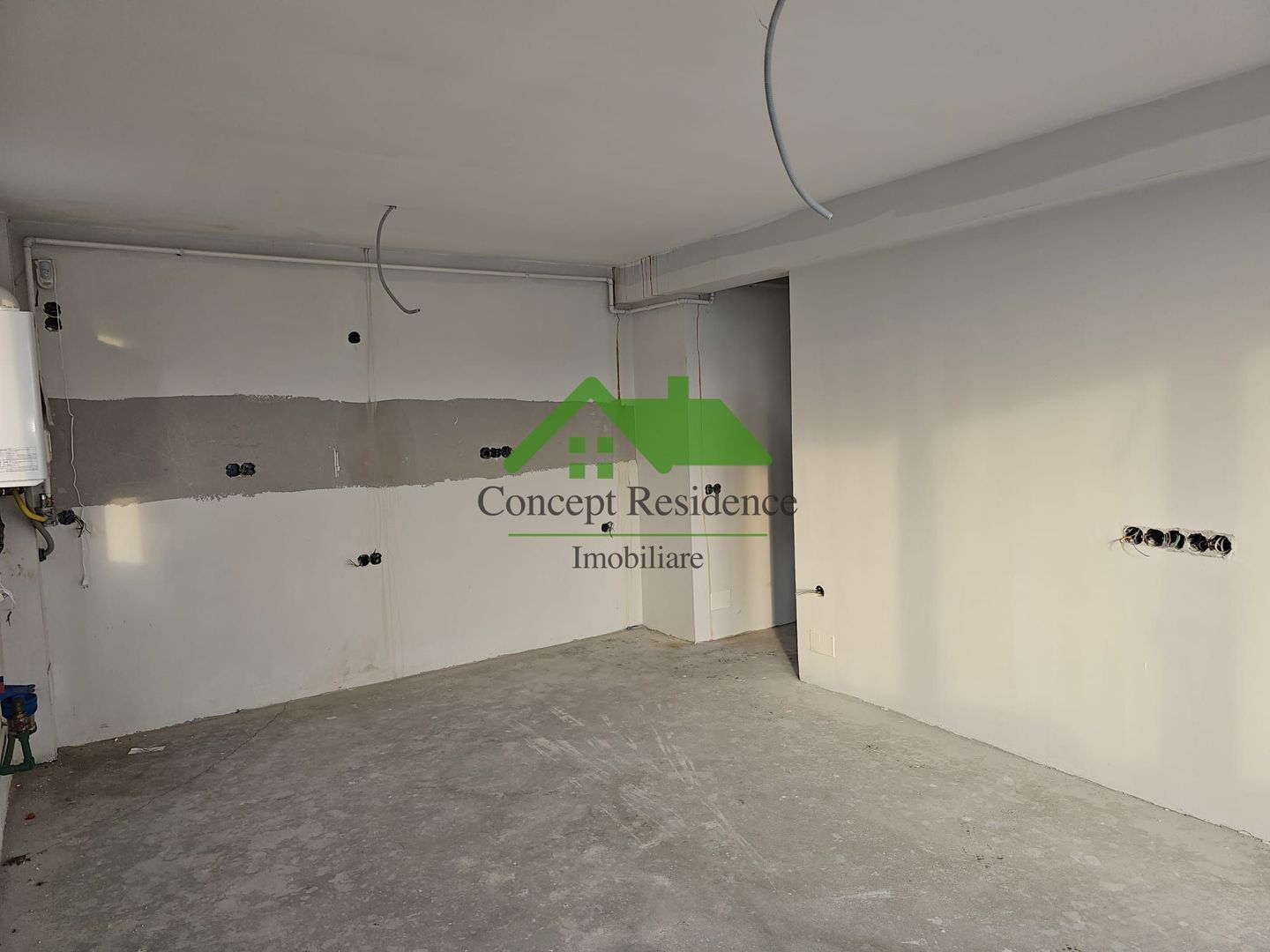 Apartament 2 camere, bloc nou-etaj 1, parcare inclusă - Poză 1